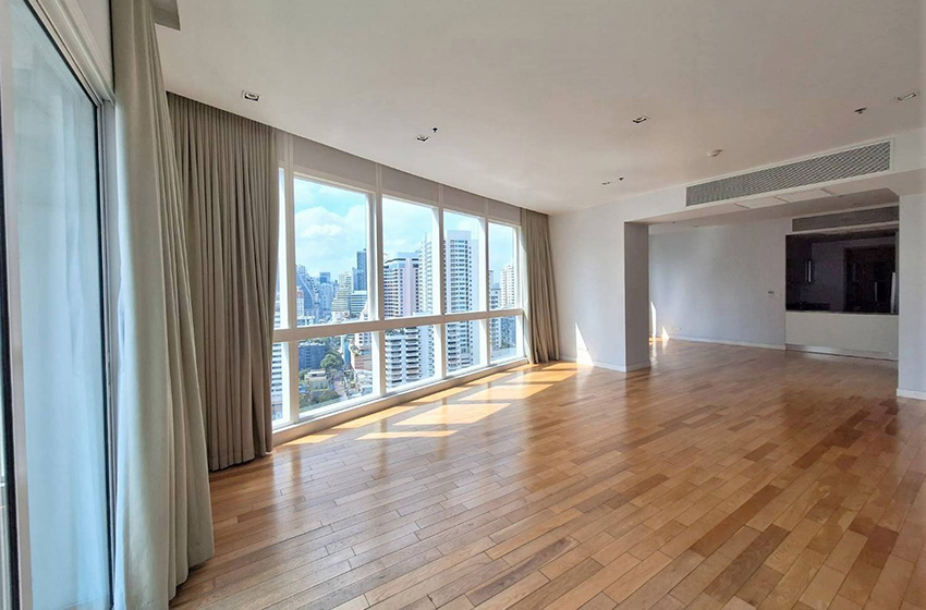 Condominium in Sukhumvit : Millennium Residence 